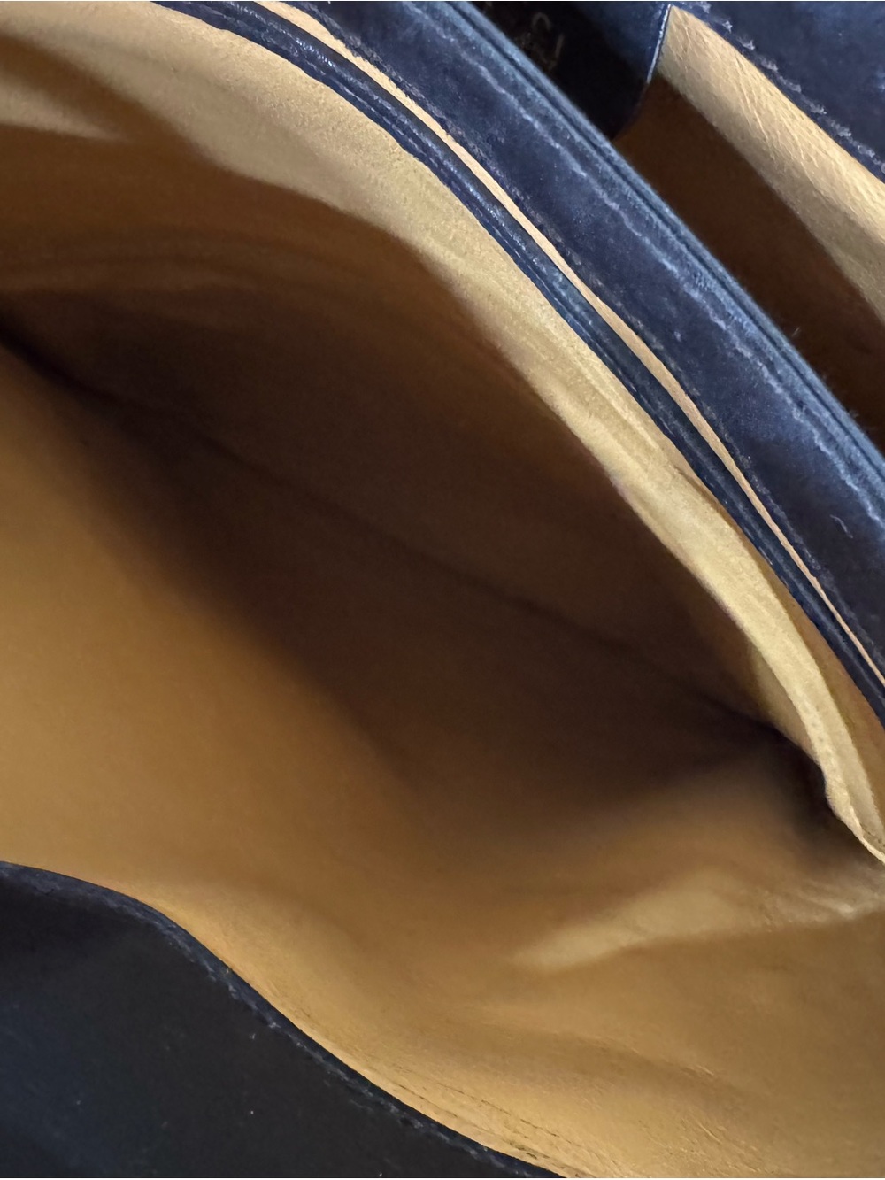 Gucci Vintage Brown Leather Shoulder Bag with Tan Interior - Picture 8 of 16